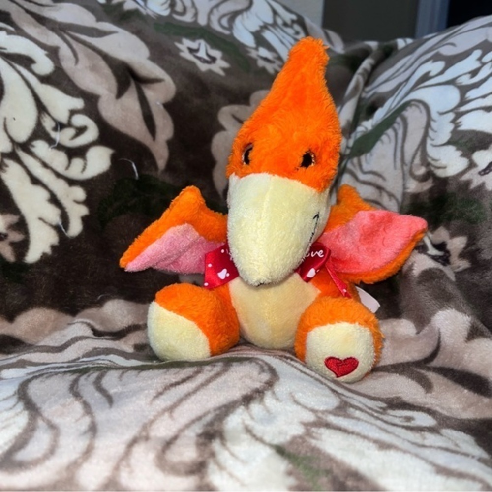 Kellytoy Pterodactyl Dinosaur Plush 8'' Orange Yellow Heart Shape